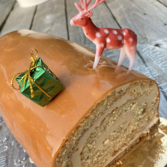 La bûche de Noël roulée crème au beurre et caramel beurre salé - 5 personnes